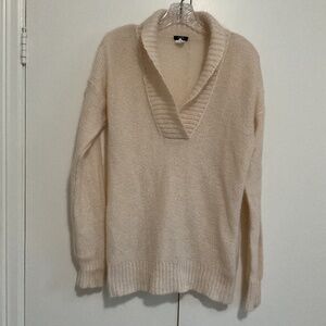 Beige Pull Over V-Neck Sweater Size Small